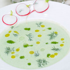Zupa z ogórka zielonego